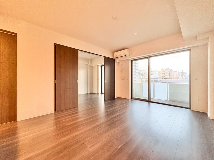 居間 飾り過ぎないシンプルな内装と偏り過ぎないデザインで統一しました。