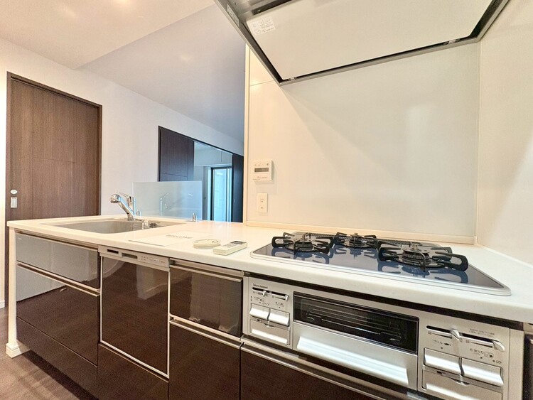 キッチン 洗練されたスタイリッシュなデザイン性と使いやすさを備えた仕様。