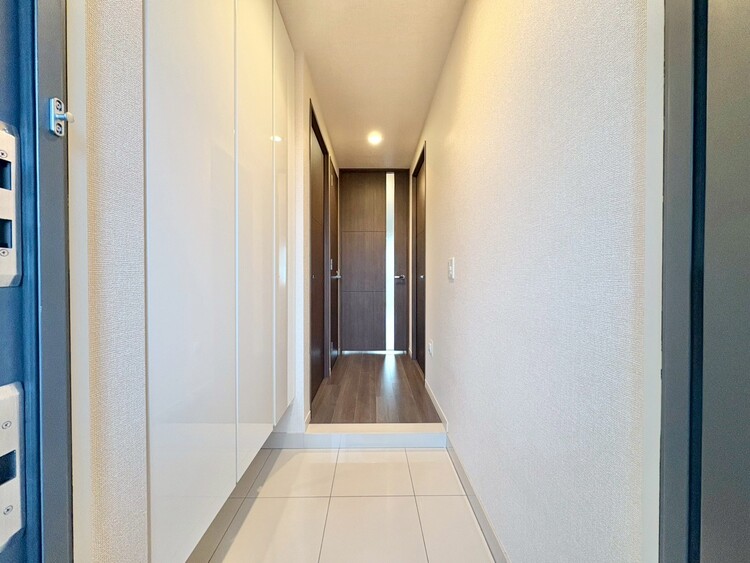 玄関 シューズボックスを完備した玄関です。