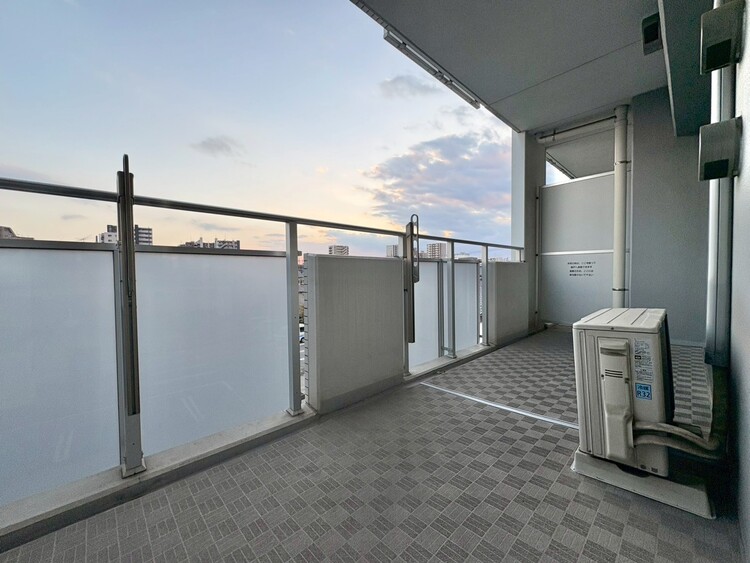 バルコニー 暮らしの中で、光と風を演出してくれるバルコニー。