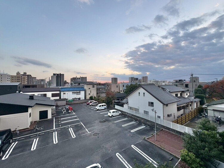 バルコニー 頬をなでる、優しい風を感じることが出来ます。