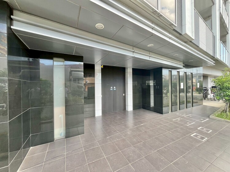 エントランス 外と内をつなぐエントランスは、まさに顔となる場所。