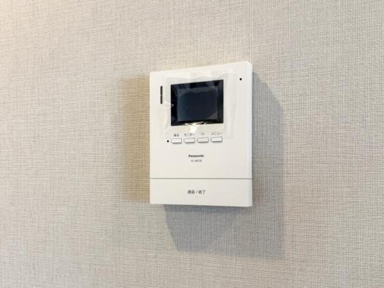 その他 誰が来ても分かるようにテレビモニター付きインターホンを設置。防犯上でも役立ちます。