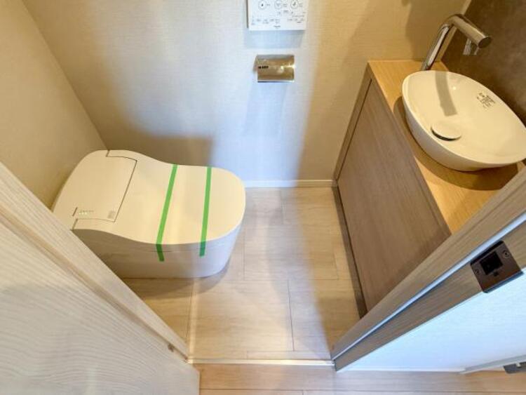 トイレ 清潔感溢れるトイレ。落ち着いた空間で安らぎのひとときをお過ごしいただけます。