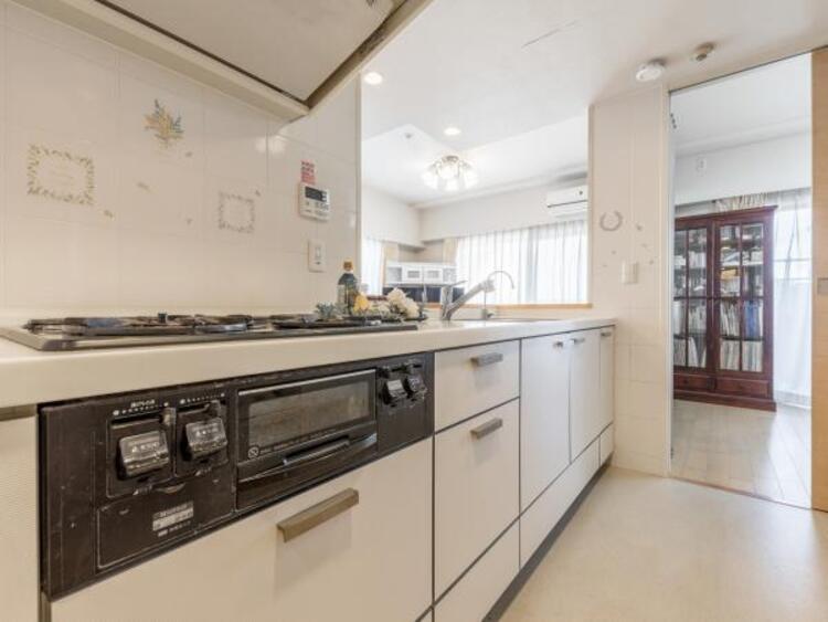 キッチン 明るいキッチンからは家族と対話しながらお料理ができますね。