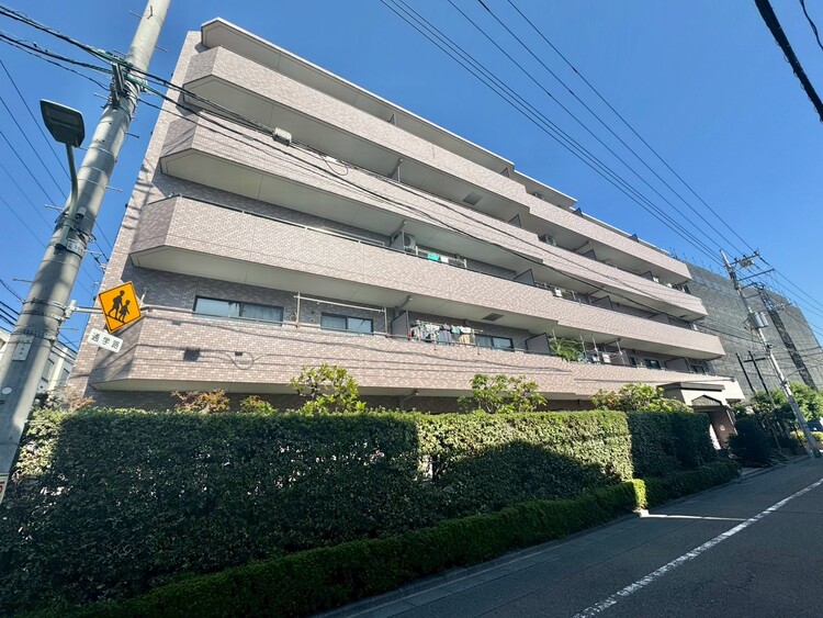 その他 飽きのこないシンプルモダンな外観です。