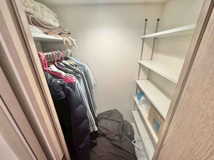 その他 収納スペースが付いていて、お部屋を広く使っていただけます。