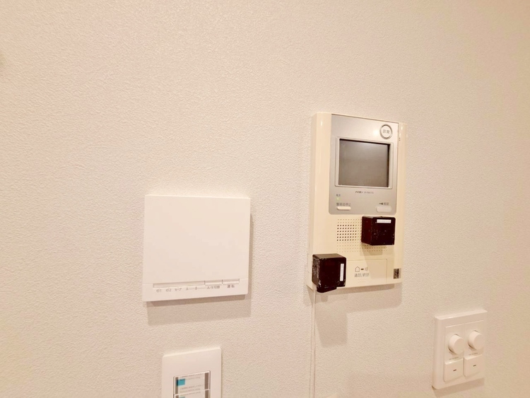 その他 誰が来てもわかる様にモニター付きインターホンを設置。