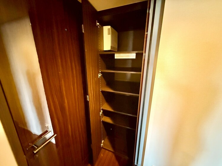 その他 家電やスーツケース、ストック品など何でも片付く嬉しい空間です。