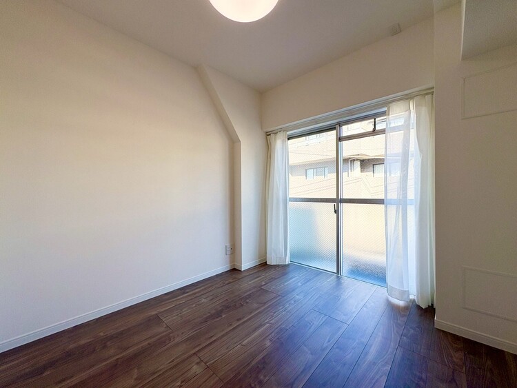 その他 清かで艶やかな時間をもたらしてくれる室内です。