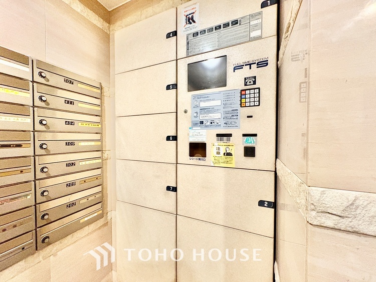 エントランス ◆色彩◆この空間に放たれた光は華美なまでに演出されたデザイン。流れる時をより芳醇なコーヒーの様な色彩奏でるアダージョ。そして情景豊かな作品のような暮らしがイメージできる。