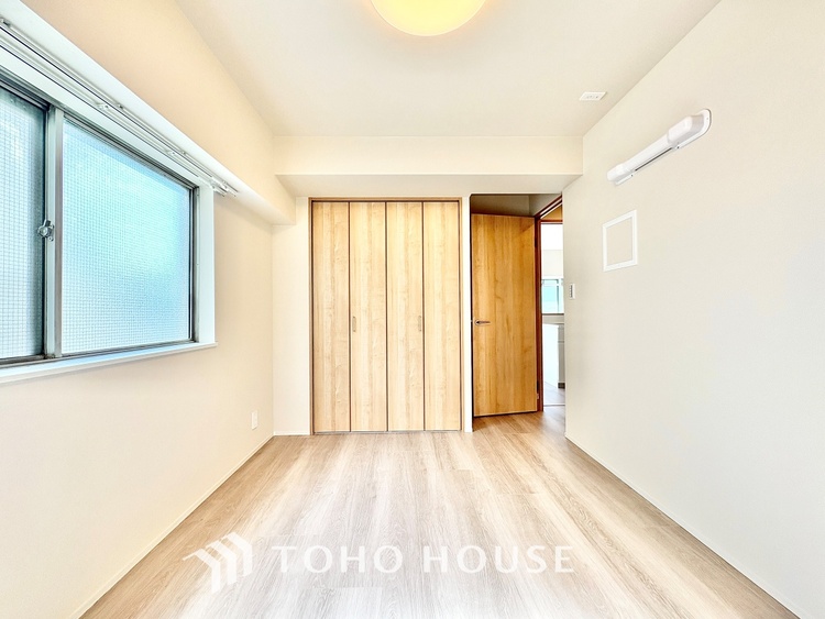 内装 ◆色彩◆この空間に放たれた光は華美なまでに演出されたデザイン。流れる時をより芳醇なコーヒーの様な色彩奏でるアダージョ。そして情景豊かな作品のような暮らしがイメージできる。