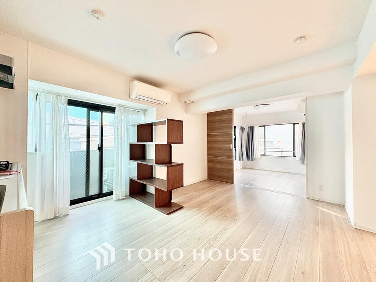 内装 ◆癒しの空間◆室内構成に拘り採光とセンスを散りばめた空間。それは『柔らかさ』に似た素敵な居場所。そこに暮らす人のことを考えつくり出したものは『癒し』という心地よい居場所なんだと思う