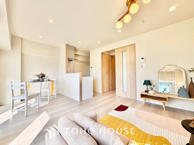 内装 ◆ここに在る◆事も無げに美しく、伝えるには筆舌に尽くし難い。豪華絢爛や華美と言う事ではなく、住まう者にとって暮らし易く心地がいいと言う美しさがこの住まいには込められている。