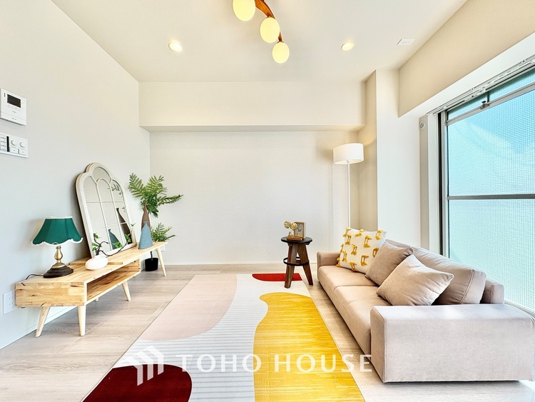 内装 ◆闇夜の輝き◆オレンジ色の光は大人になった今の僕にはわかる。1日の終わりを伝えに来たわけではなく、また明日が来る方へ導いてくれた事を。