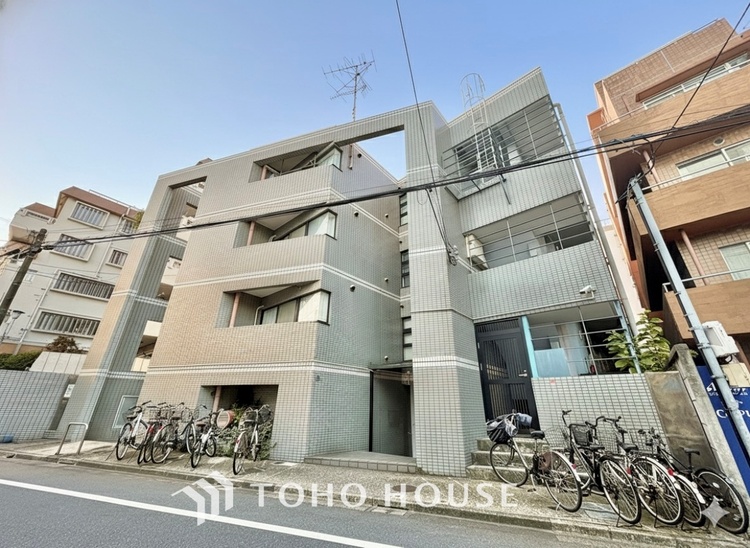 外観 ◆共有空間◆些細な事でほっぺを膨らまして怒る君。それでも僕達はこれからも一緒だよ。喧嘩をしても離れたくないから一つはさんだ同じ場所にいる。分かるよ。そこに君が