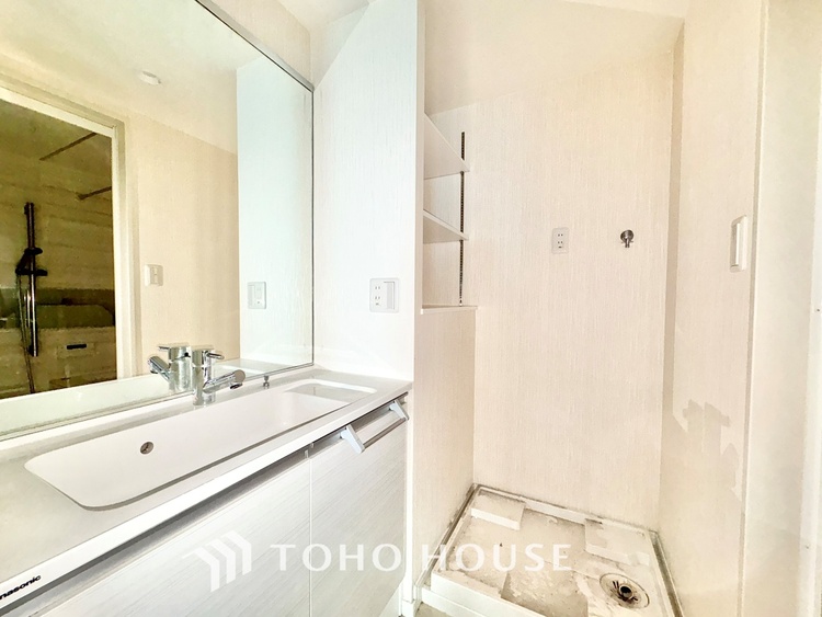 洗面 ◆洗面◆清潔感のある水回り。白で統一されたスタイリッシュな空間。毎日使う場所だから究極にシンプルにこだわりました。