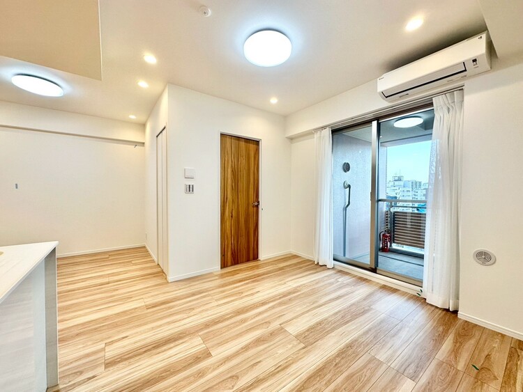 居間 落ち着いた雰囲気に包まれて、伸びやかな空間。