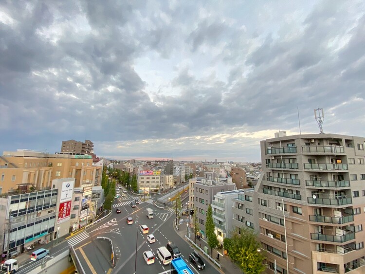 その他 眺望や窓からの景色が良いと、家で過ごす時間も快適です。