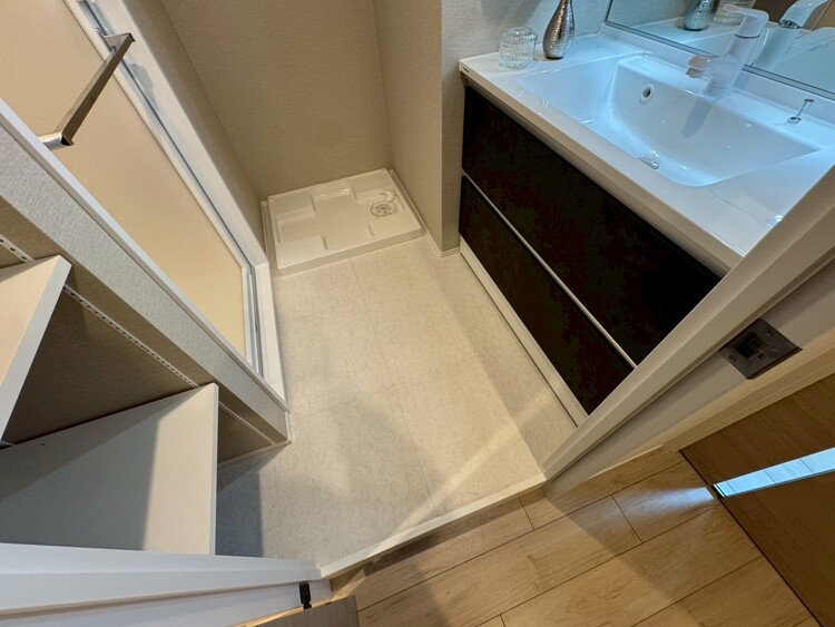 その他 十分な広さの脱衣所。