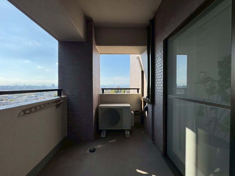 その他 朝の澄んだ空気や、夕方に吹く清々しい風を感じられるバルコニー。