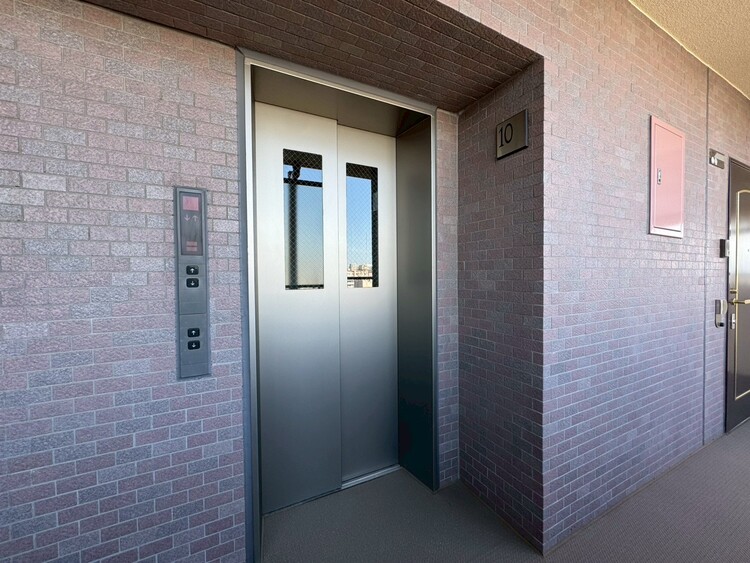 その他 エレベーター完備のため荷物が多くなっても安心。