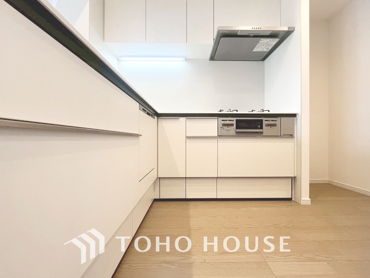 キッチン 現在改装中◆ワクワク◆開放的で機能性も高いシステムキッチン。お子様は毎日のご飯にワクワク！