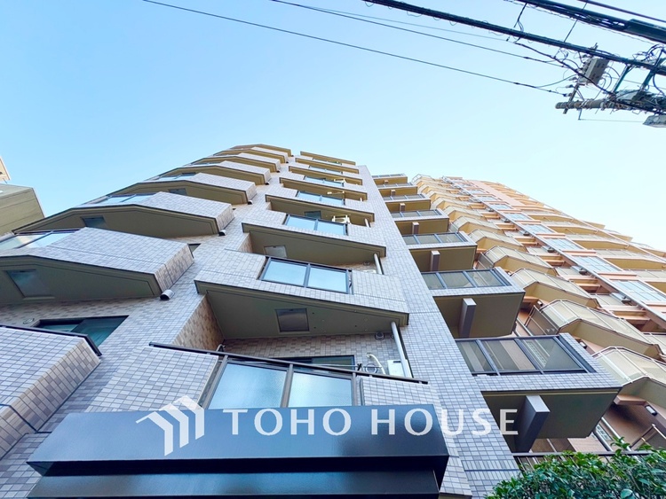 外観 【APPEARANCE】◆陽光◆が差し込む。この開放的な空間に家族の笑顔が集う。家族が一緒に過ごす空間は明るく、そして居心地よく。