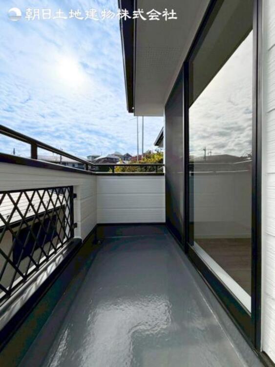 バルコニー すぐの見学や資料請求などお気軽にお問い合わせお待ちしております