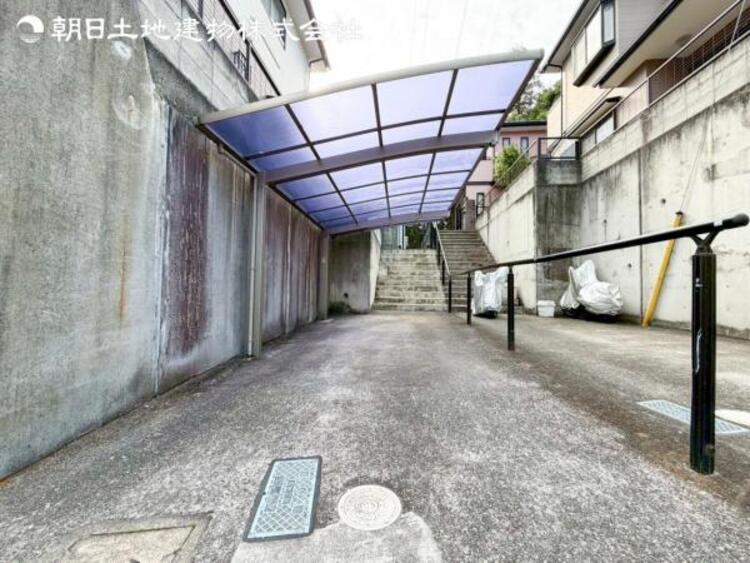 駐車場 すぐの見学や資料請求などお気軽にお問い合わせお待ちしております