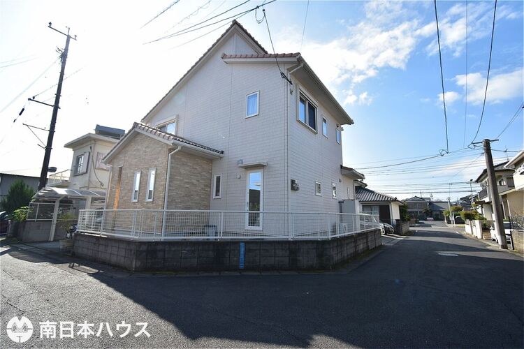 外観 【外観】令和7年11月16日　撮影北角地で通風良好です♪桜丘東小学校まで徒歩4分で通学も安心！