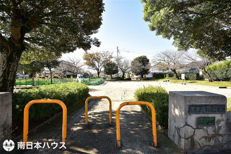 周辺 【桜ヶ丘南公園】鹿児島市桜ヶ丘5丁目にある公園ですトイレ、広場、遊具あり 徒歩 約2分（約140m）
