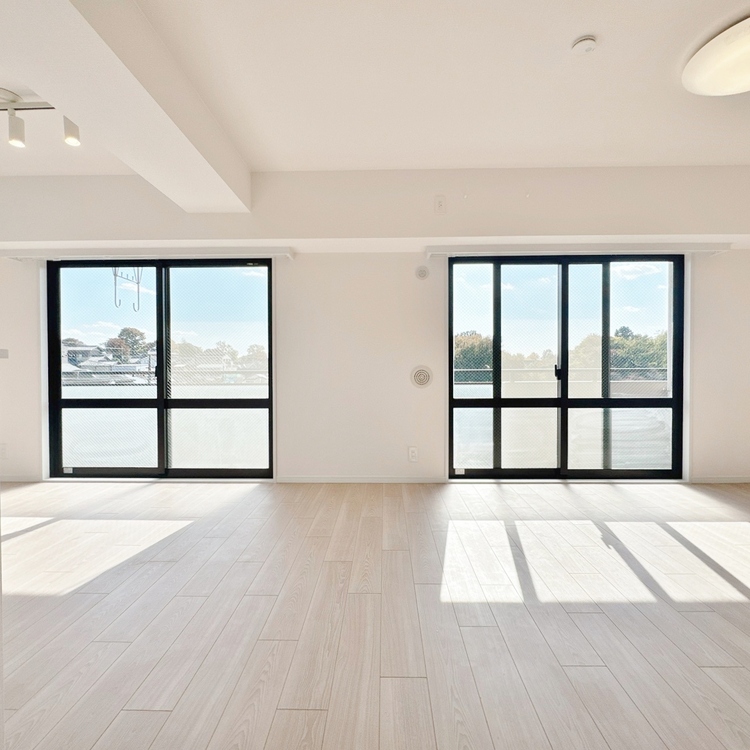 居間 快適に過ごす毎日を求めて、暮らしの中でご自身の「マイホーム」に創り上げてください。