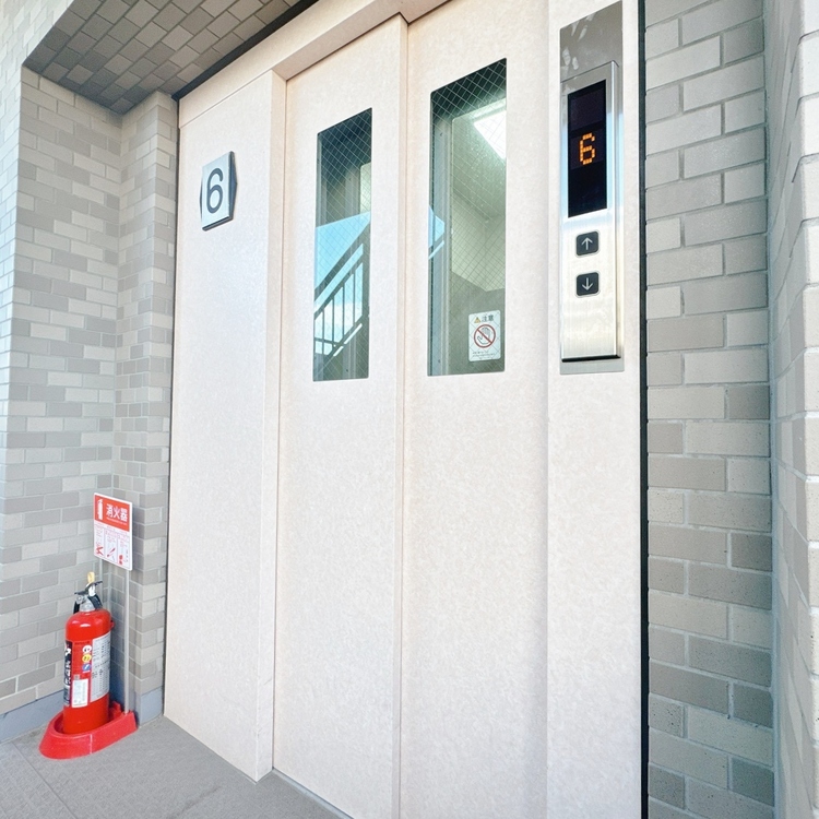 設備 エレベーターの管理も、きちんと行き届いてます。