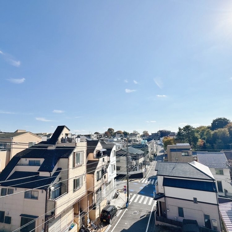 バルコニー 頬をなでる、優しい風を感じることが出来ます。