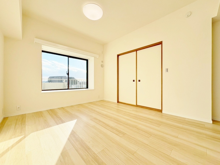 居間 飾り過ぎないシンプルな内装と偏り過ぎないデザインで統一しました。