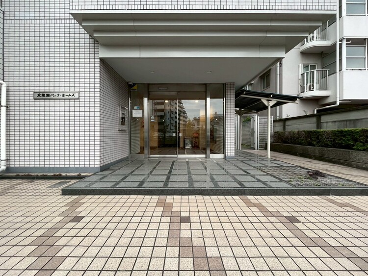 エントランス 外と内をつなぐエントランスは、まさに顔となる場所。