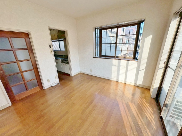 居間 居心地の良い空気感は、暮らしのステージを彩り、心からのやすらぎと満足感を与えてくれます。