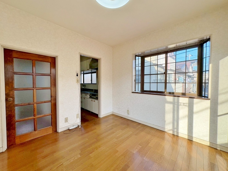 居間 飾り過ぎないシンプルな内装と偏り過ぎないデザインで統一しました。