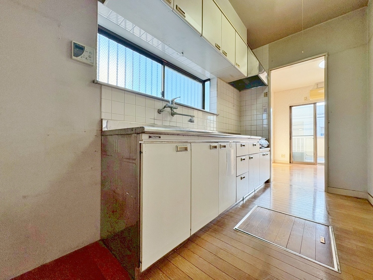 キッチン スマートな意匠と充実の機能を備えたキッチンが、暮らしにおいしい彩りを添えます。