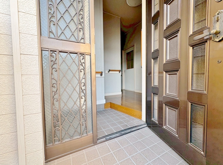 玄関 シューズボックスを完備した玄関です。