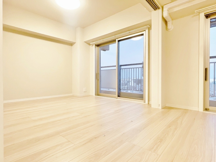 寝室 ベッドも十分に設置するスペースがあります。