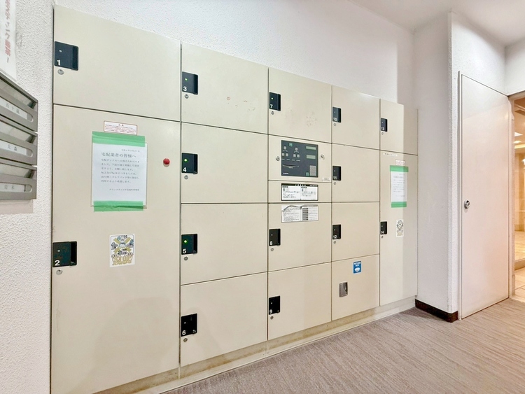 設備 留守時に便利な宅配ボックスを完備。