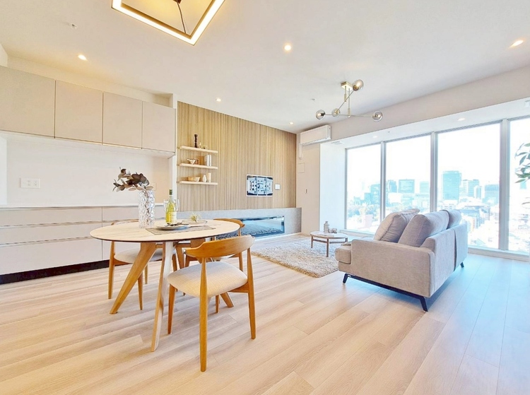 居間 飾り過ぎないシンプルな内装と偏り過ぎないデザインで統一しました。