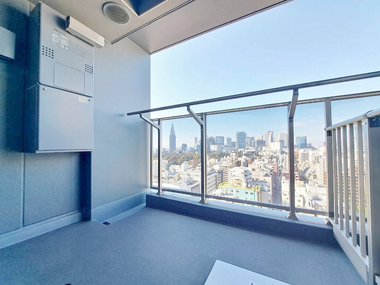 バルコニー 暮らしの中で、光と風を演出してくれるバルコニー。