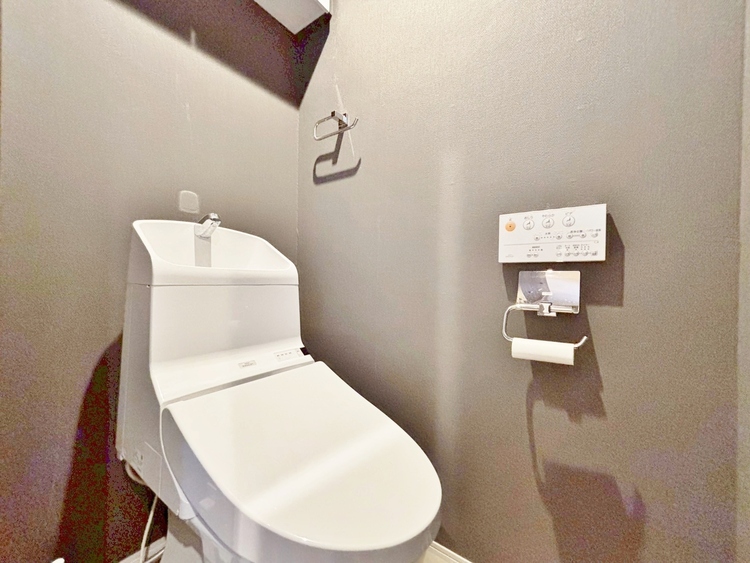 トイレ 暮らしの中のさりげないひとときの快適さにも、こだわりを、持って設備を配しております。