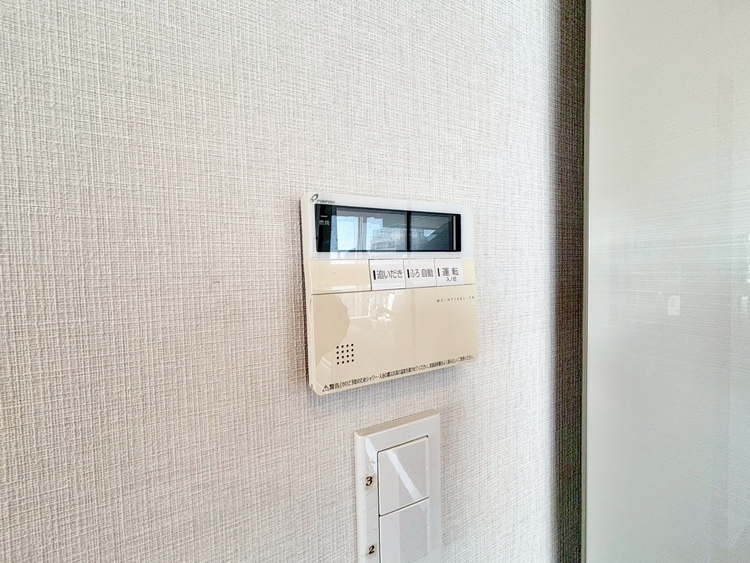 設備 見やすい画面で操作しやすい給湯パネルです。