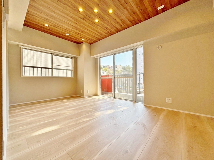 居間 飾り過ぎないシンプルな内装と偏り過ぎないデザインで統一しました。