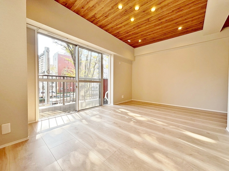 居間 快適に過ごす毎日を求めて、暮らしの中でご自身の「マイホーム」に創り上げてください。