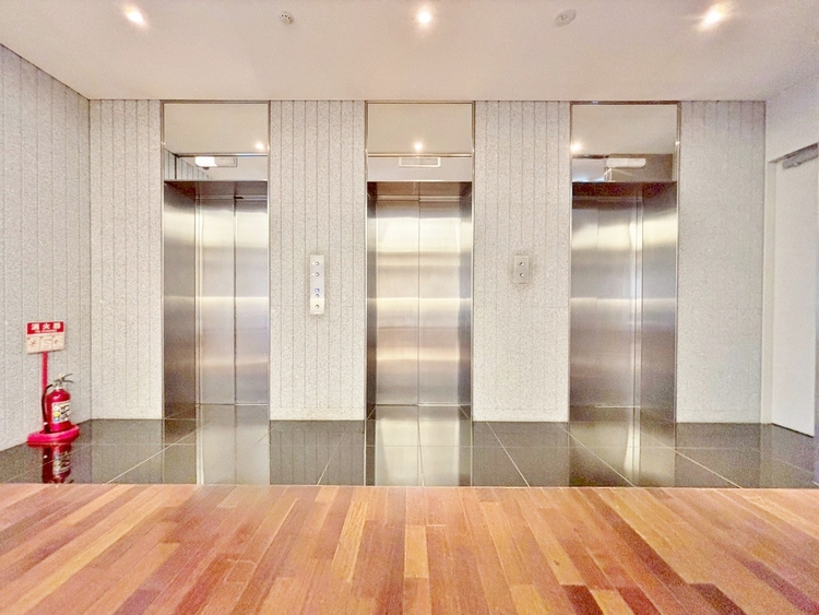 設備 エレベーターの管理も、きちんと行き届いてます。